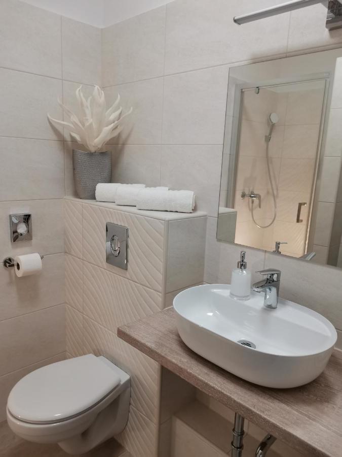 Alfa Hotel Győr Eksteriør billede