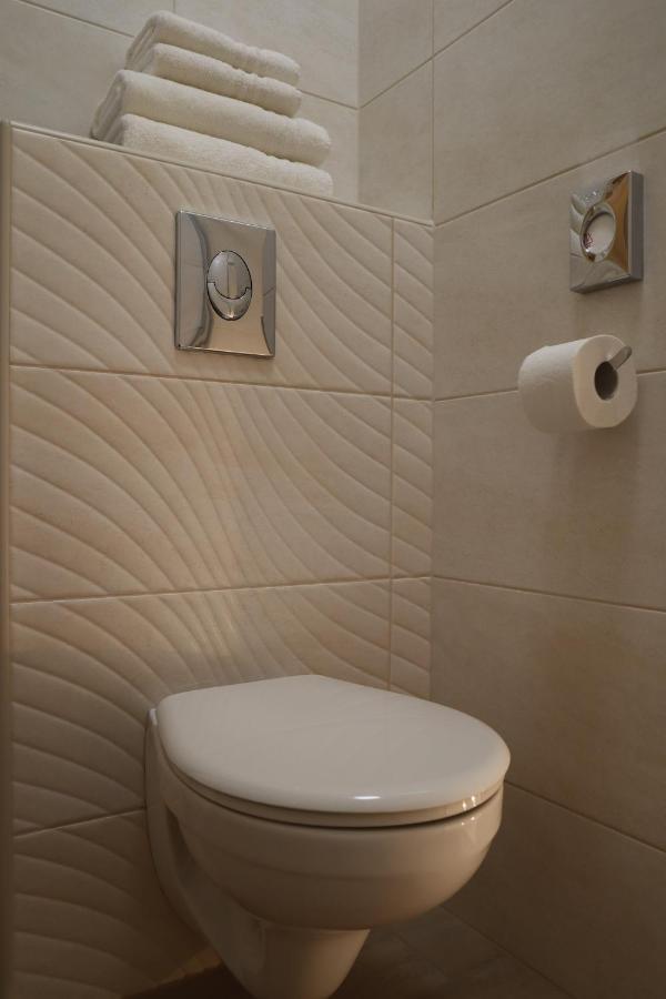 Alfa Hotel Győr Eksteriør billede