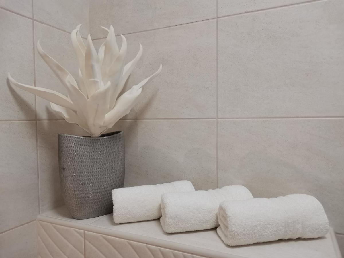 Alfa Hotel Győr Eksteriør billede