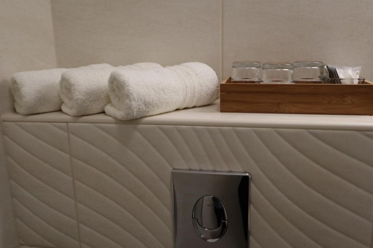Alfa Hotel Győr Eksteriør billede