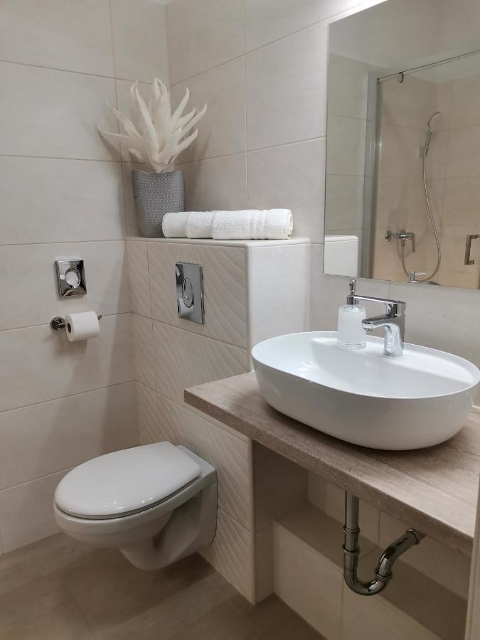 Alfa Hotel Győr Eksteriør billede