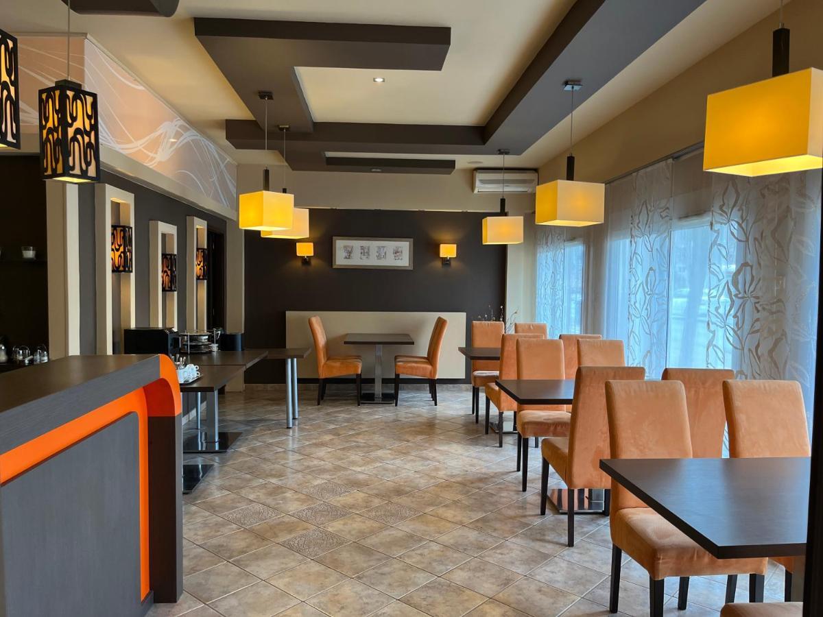 Alfa Hotel Győr Eksteriør billede