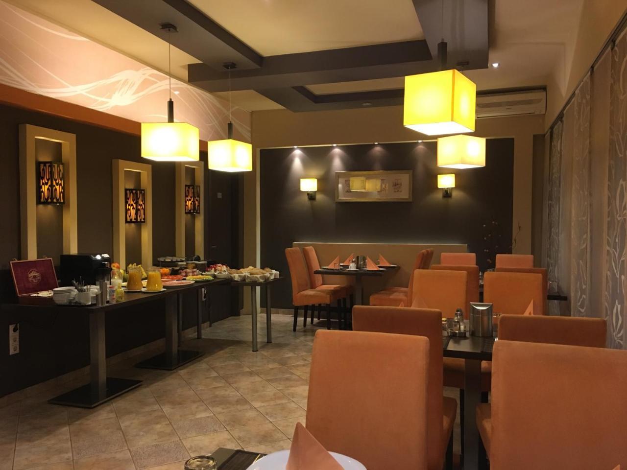 Alfa Hotel Győr Eksteriør billede