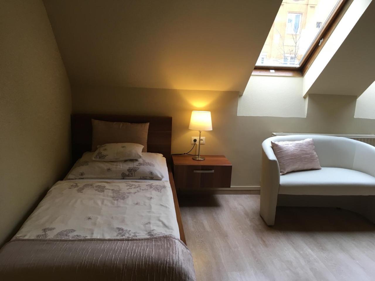 Alfa Hotel Győr Eksteriør billede